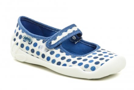 Dětská letní rekreační volnočasová a přezůvková obuv se zapínáním na suchý zip, vyrobená z textilního materiálu.